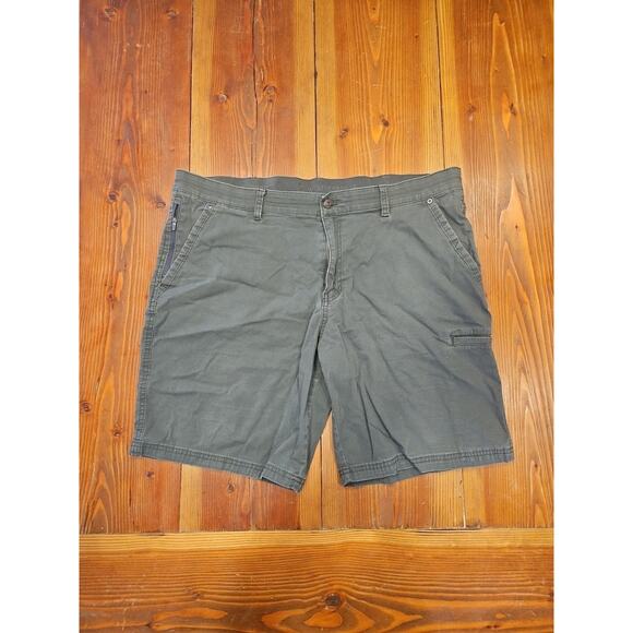 BUNDLE of 3 Mens Shorts Size 40 Assorted Brands - Picture 2 of 16